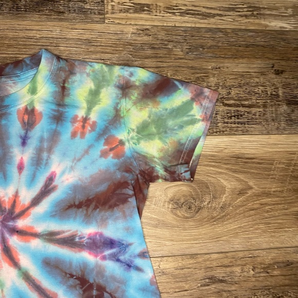 Tie Dye Spiral Tee - Picture 8 of 9